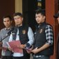 Polresta Samarinda ungkap dua orang pelaku pencurian kabel LPJU (foto:istimewa).