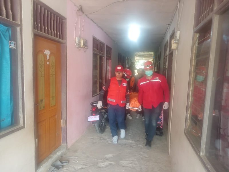 Penemuan jenazah seorang pria di kawasan pemukiman Jalan D.I. Panjaitan, Kelurahan Mugirejo, Kecamatan Sungai Pinang (foto:istimewa).