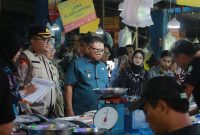Polresta Samarinda melalui Satgas Pangan menggelar inspeksi mendadak (sidak) terkait bahan kebutuhan pokok penting (bapokting) jelang Ramadan (foto:istimewa).